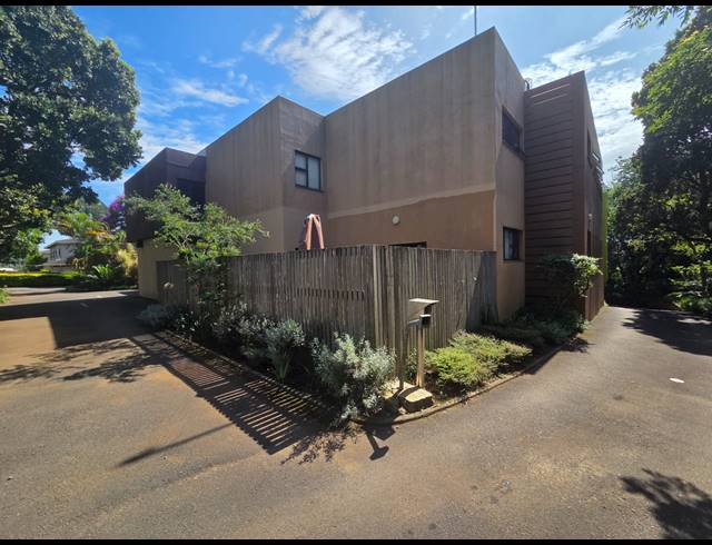 1,600M² BUILDING FOR SALE IN GILLITTS